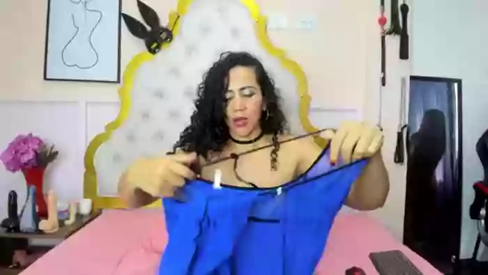 NaomyHott69