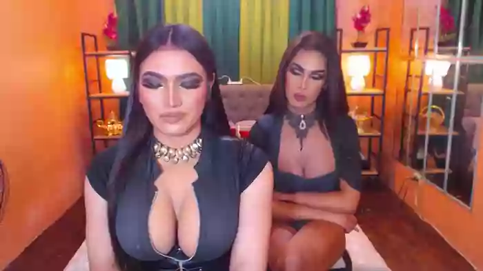 LaraSmithSabrinaSumaDuo