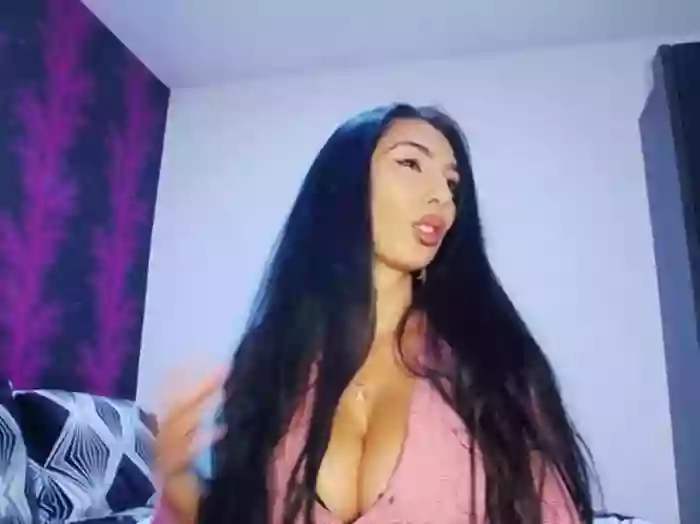 BrunetteBabe69