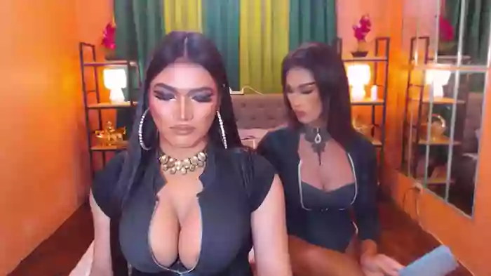 LaraSmithSabrinaSumaDuo