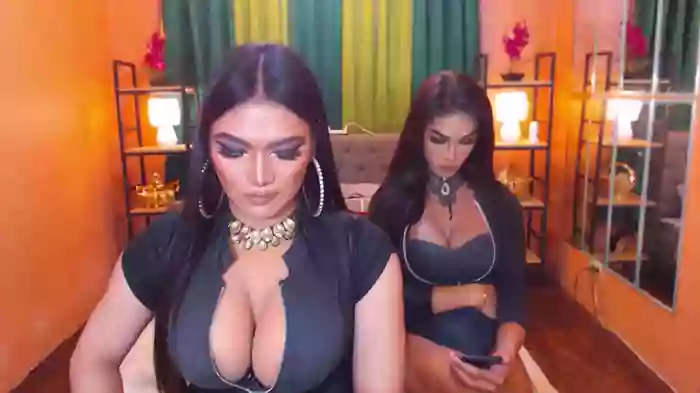 LaraSmithSabrinaSumaDuo