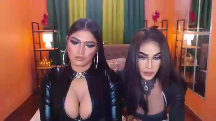 LaraSmithSabrinaSumaDuo