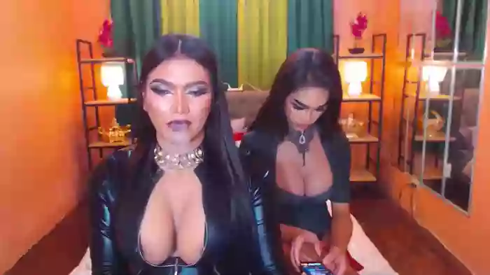 LaraSmithSabrinaSumaDuo