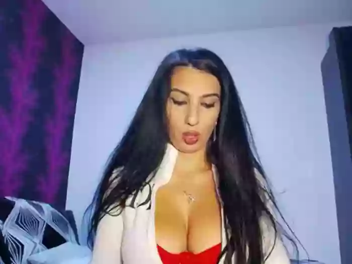 BrunetteBabe69