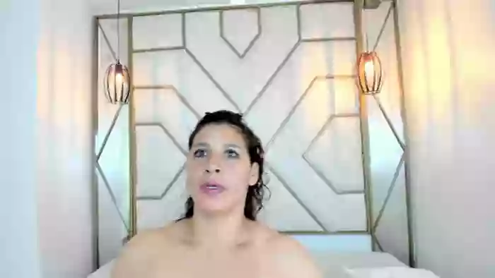 CoupleNcenHot