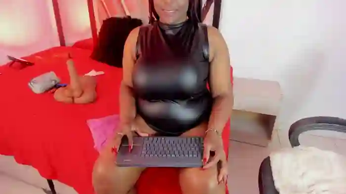 Ebonyy69