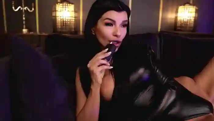 EleniaDevons