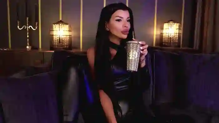EleniaDevons